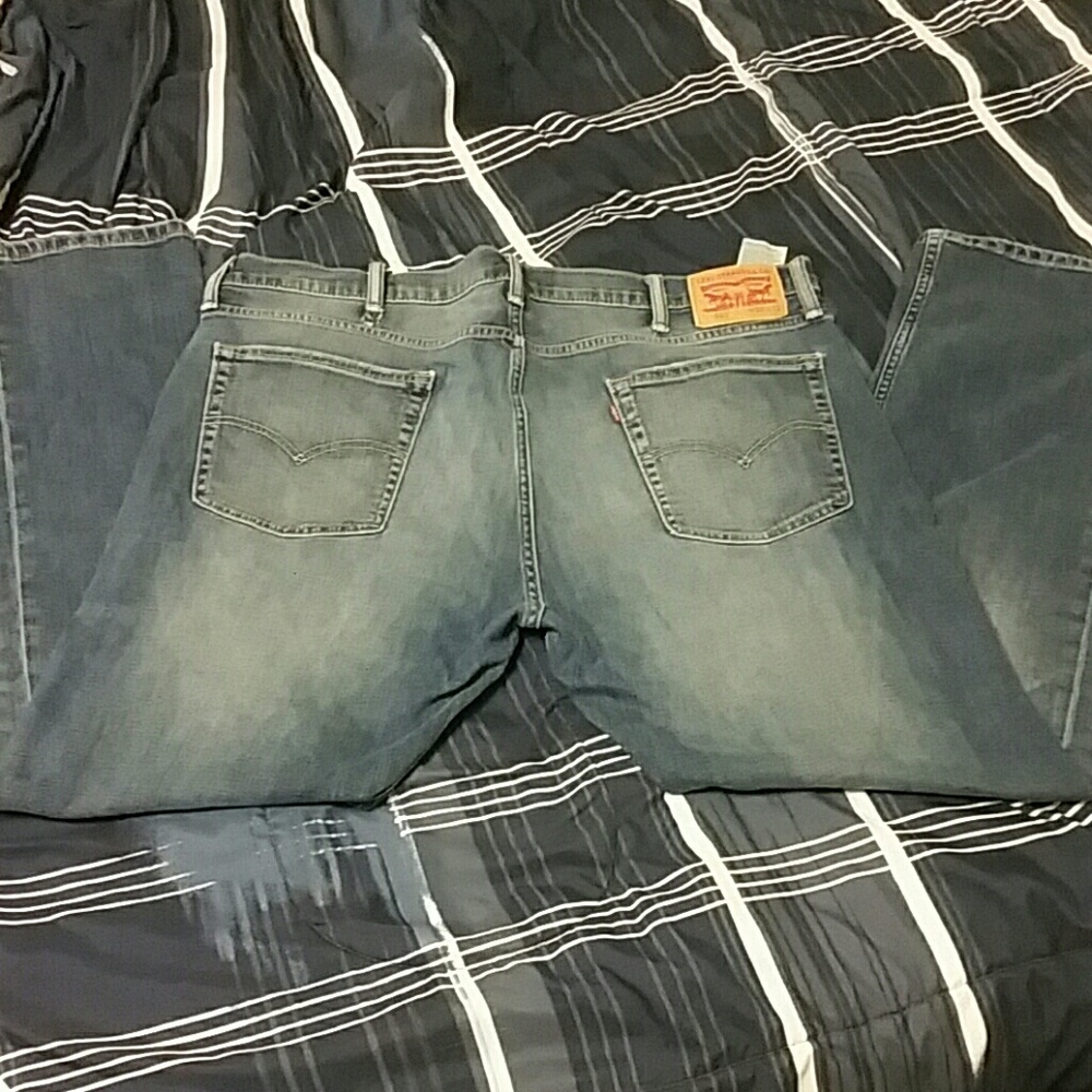 Jeans - Picture 2 of 3